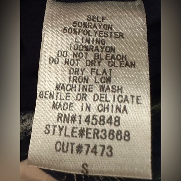 Everly Tropical Floral Romper - Picture 15 of 15